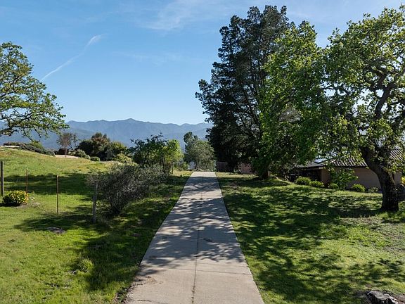 4th image of 34994 Sky Ranch Rd