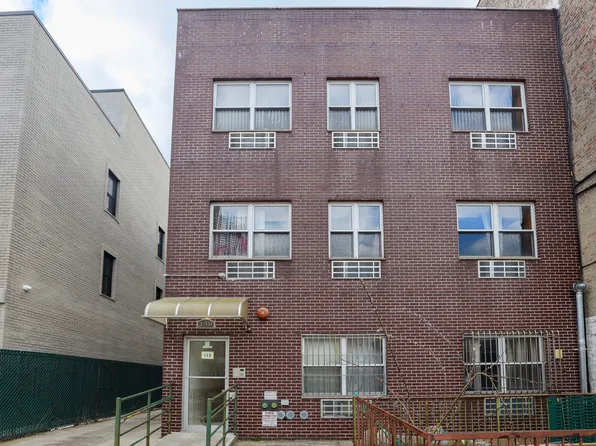 140 Avenue O image 2 of 19