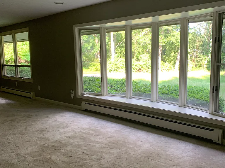 31 Woodvue Rd — Photo 8