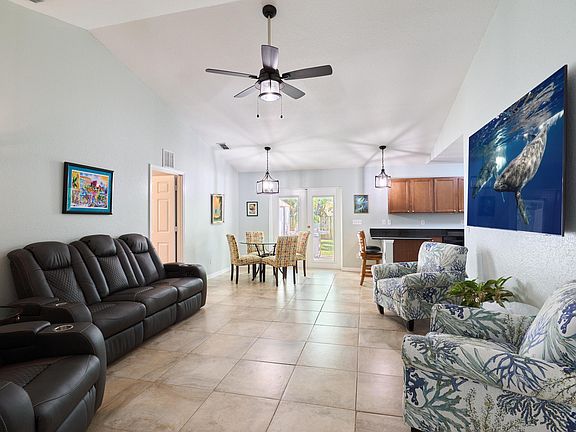 4th image of 1189 NW 15th Street