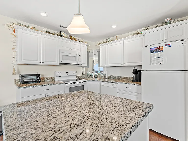618 N Waccamaw Dr #B-4 — Photo 10