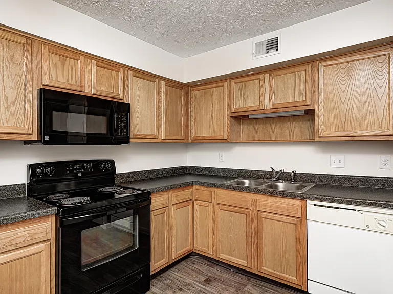 Greenfield Knoll Apartments — Photo 21