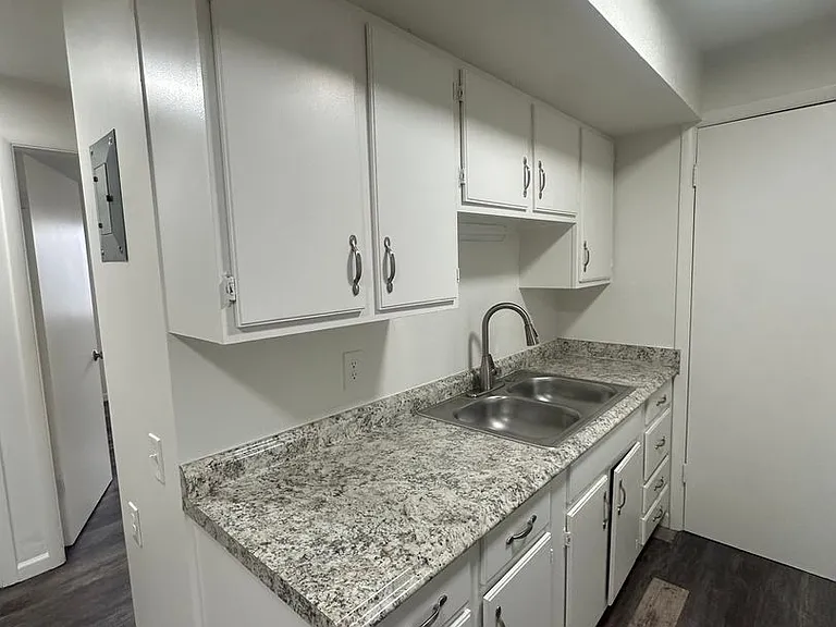 745 E Lazon Dr — Photo 6