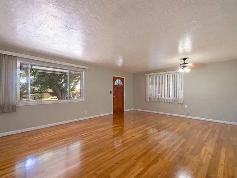 3127 Polk Ave — Photo 2