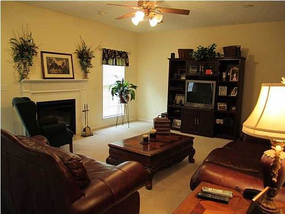 4th image of 126 Fair Oaks Ct