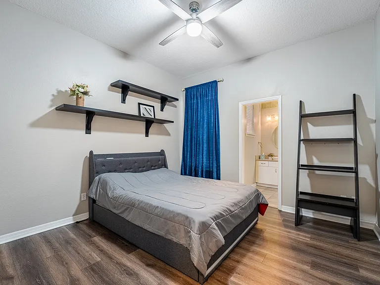 9502 Portbury Dr — Photo 15