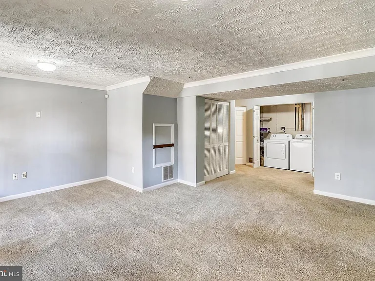 7810 Foxcove Ct — Photo 19