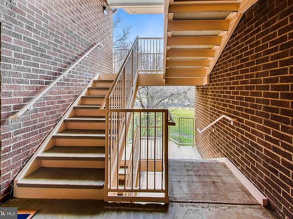 3rd image of 3206 Spartan Rd APT 17