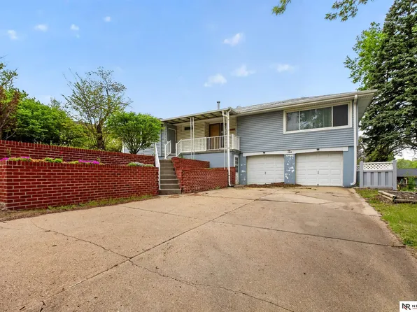 1206 Skyview Dr, Bellevue, NE 68005