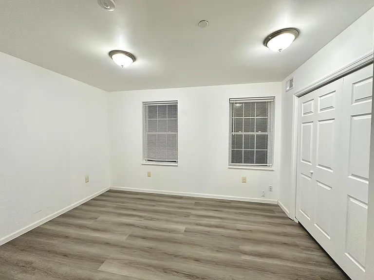 1025 Buttonwood St #2 — Photo 8