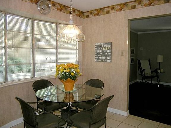 5th image of 2318 Ravenwood Dr