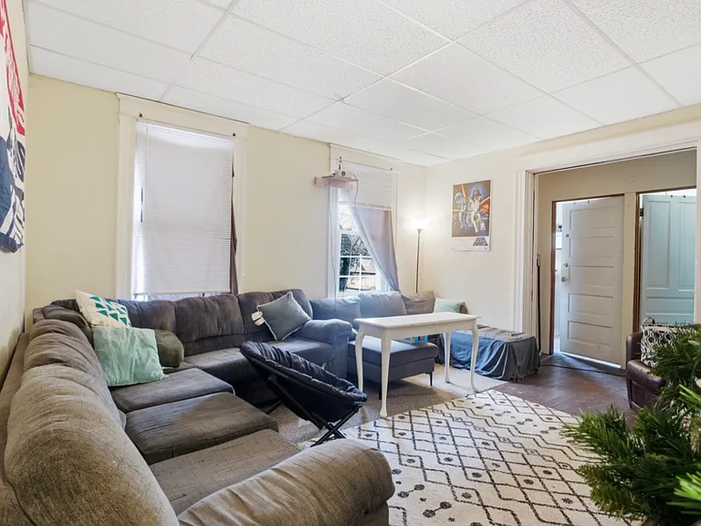 2342 Stratford Ave — Photo 13