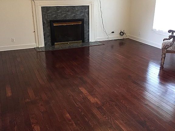 Family Room Gas Logs