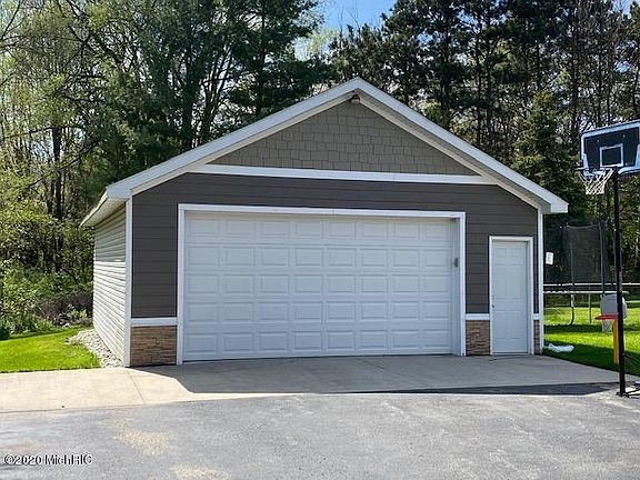 5th image of 6913 Northland Dr NE