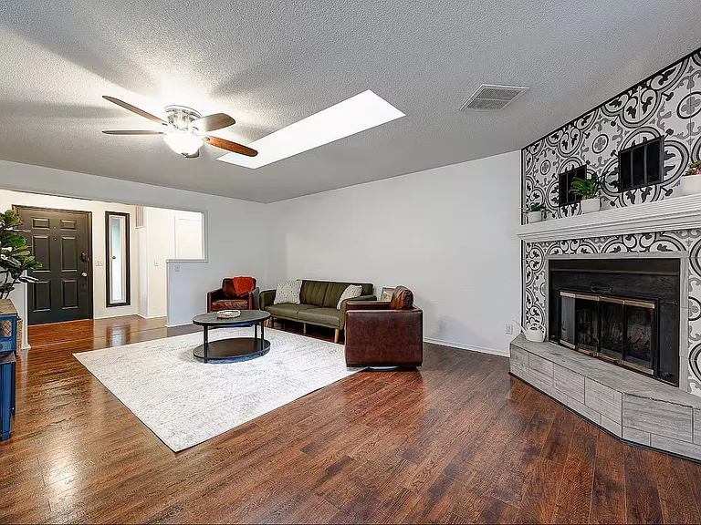 4 Lambeth Cir — Photo 5