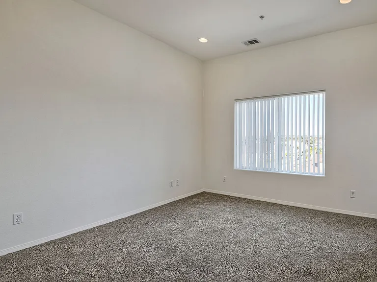 Harborview Apartments — Photo 39