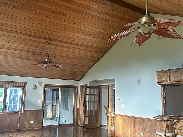 527 Springwood Ln — Photo 10