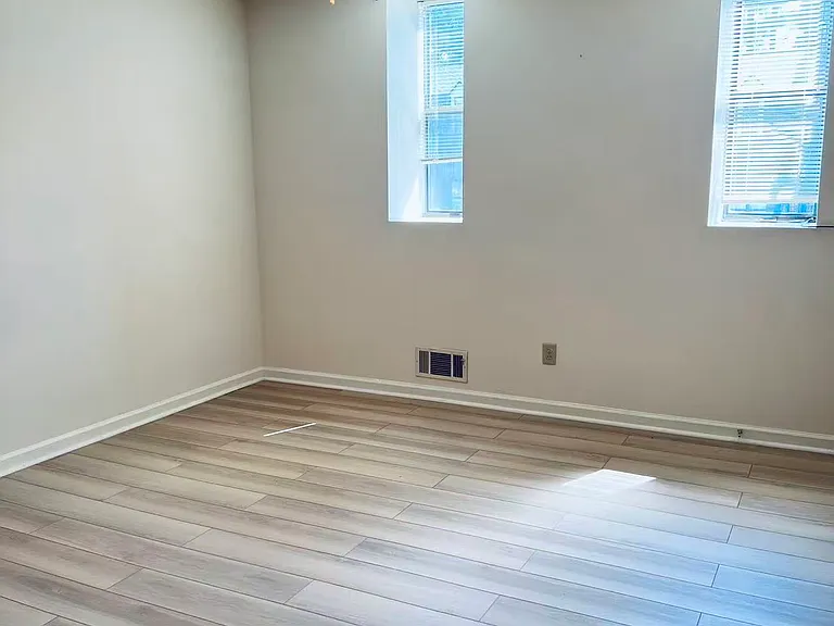 5022 Top Cat Ct — Photo 2