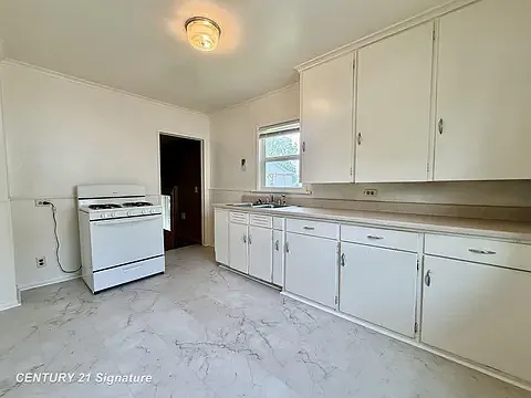 1425 Stephens St — Photo 6