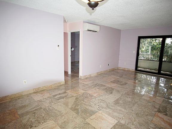 5th image of 2025 Lakewood Club Dr S APT K