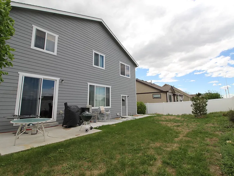 4336 Carlyle Ln — Photo 2