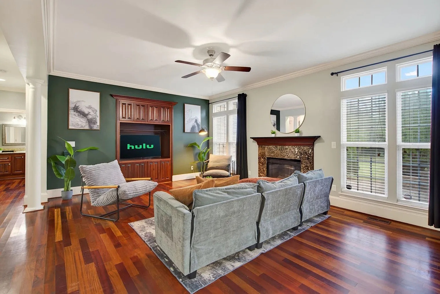 6 bed, 3.0 bath, $5,493 — Photo 2