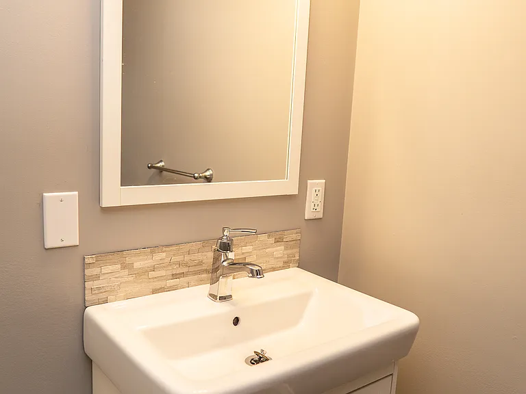 3 Glengarry Rd #LOWER — Photo 13