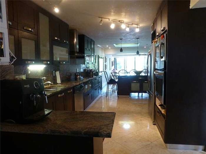 2nd image of 325 Poinciana Dr