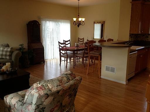 3rd image of 1060 Castleshire Dr