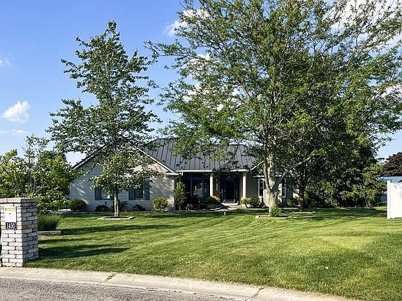 2nd image of 1450 Silver Lake Dr
