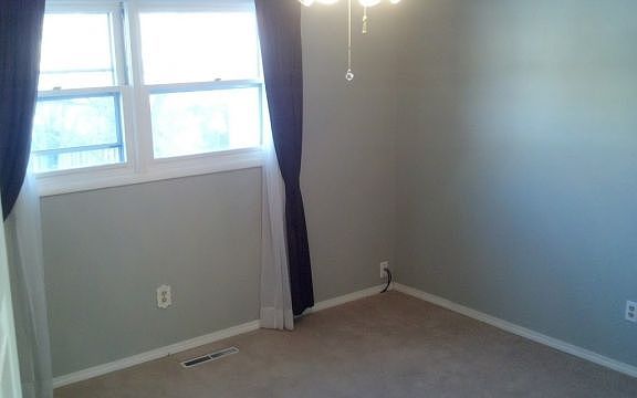 4th image of 2807 Treasure Dr