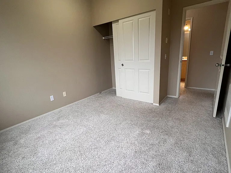 748 241st Ln SE — Photo 24