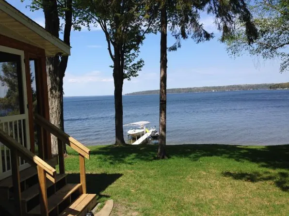 1122 Bald Eagle Ln, Indian River, MI 49749