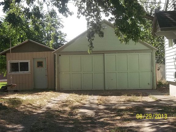 2nd image of 614 SE Birch Ave