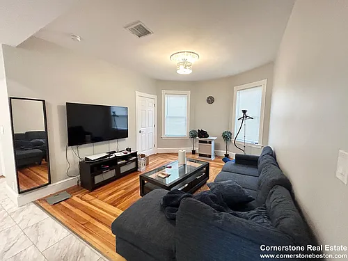 267 E Cottage St #3H Photo 1