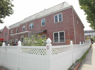 14902 61st Rd, Flushing, NY 11367