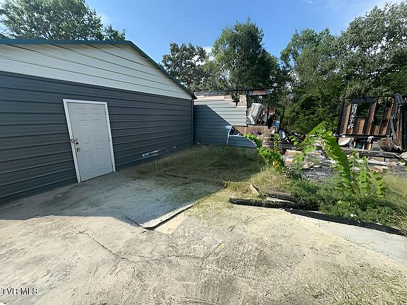 3rd image of 1642 Appian Rd
