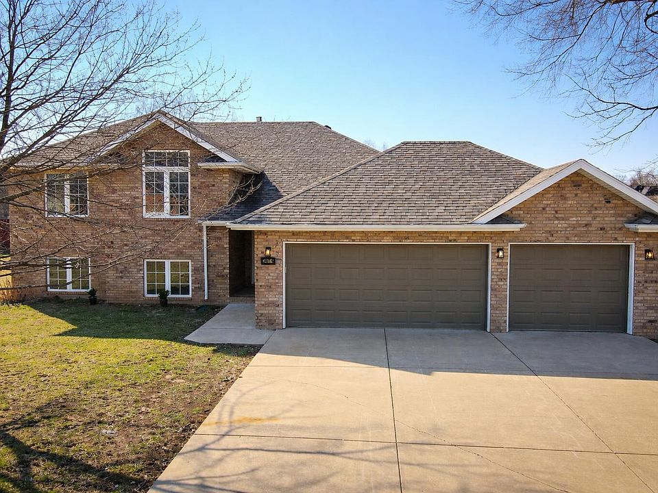 1st image of 2401 S April Avenue