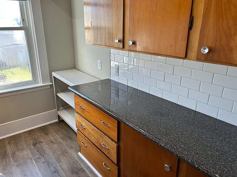 54 Maitland St #2 — Photo 8