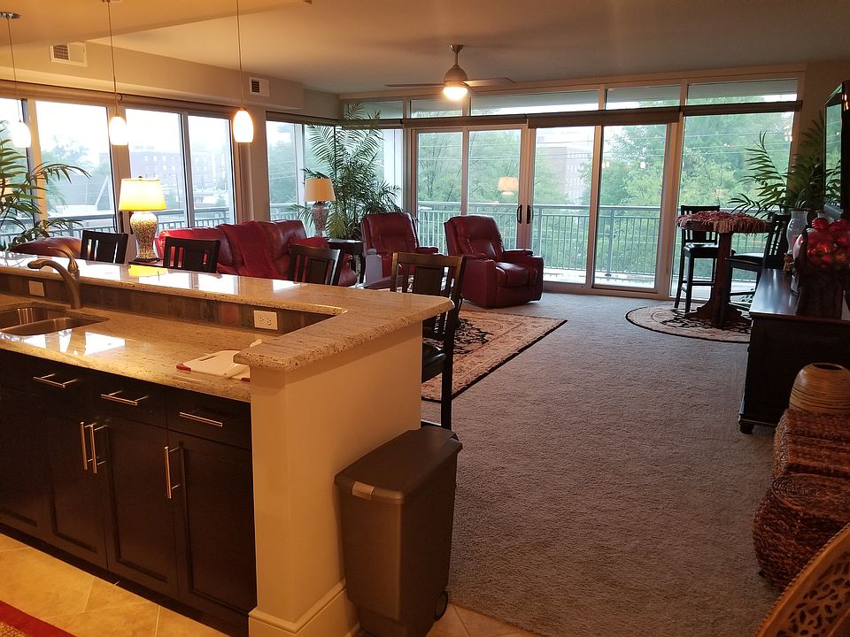 1st image of 1018 Hackberry Ln Unit 201