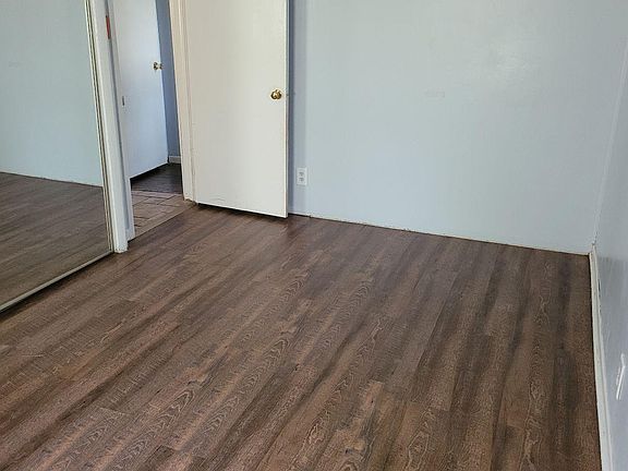4th image of 7133 Eldred Ave NE