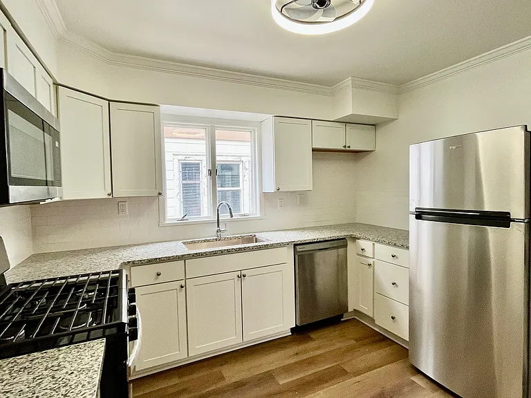 292 Hartwell Rd #1 — Photo 8