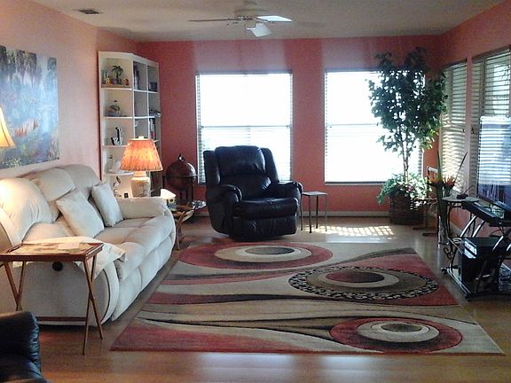 2nd image of 221 Amesbury Cir