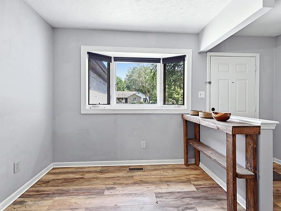 5th image of 1018 Kingsway Dr
