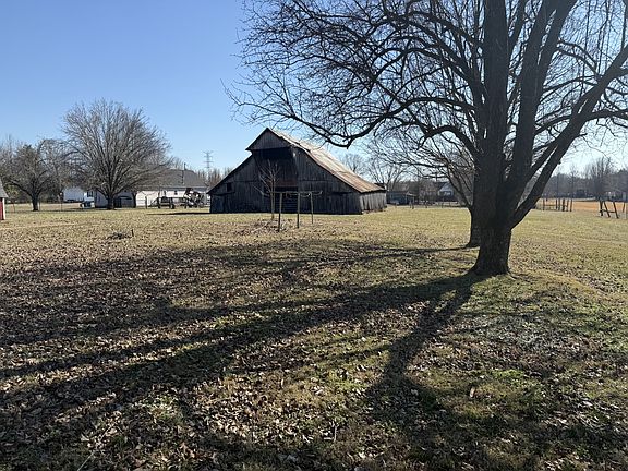 5th image of 3266 Bradyville Pike
