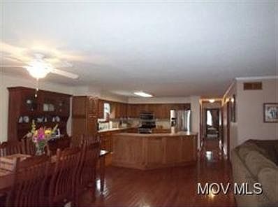 5th image of 35 Millbrook Ln