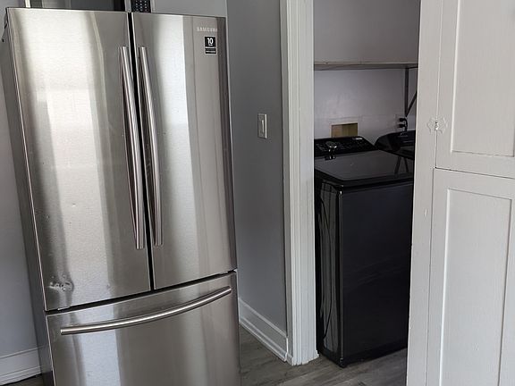 3rd image of 4318 Dwight St