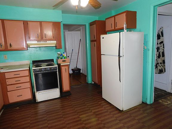 2nd image of 926 Cottage Ave