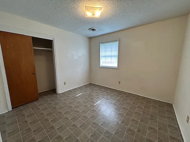 211 Eastwood Dr — Photo 14