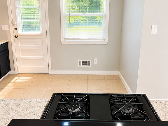 4th image of 6207 Middlerose Cir